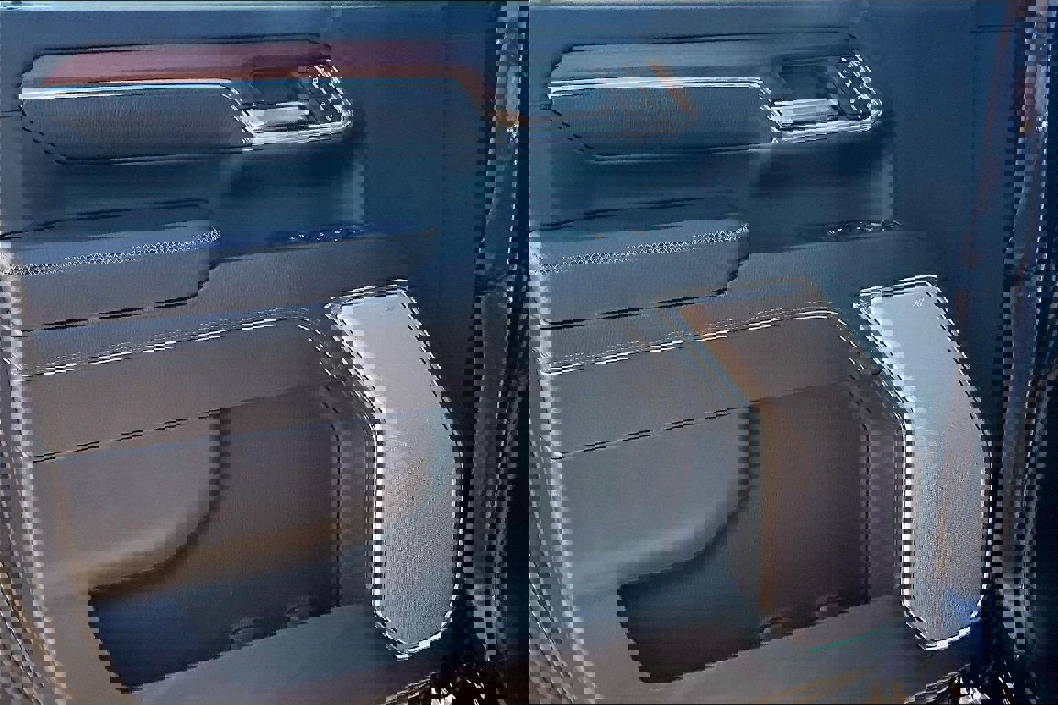 Used 2024 GMC Sierra 2500 Denali w/ Denali Reserve Package image 19