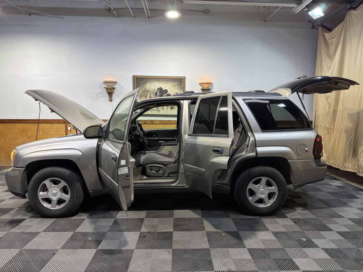 Used 2003 Chevrolet TrailBlazer LT image 13