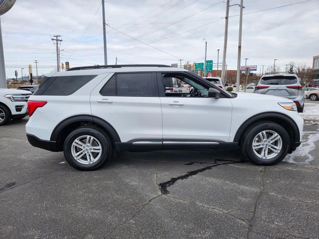 Used 2024 Ford Explorer XLT w/ Equipment Group 202A AWD/4WD image 8