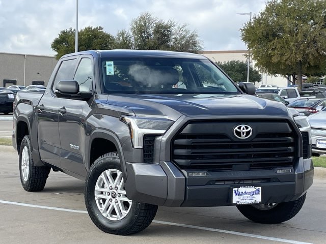Used 2023 Toyota Tundra SR5 w/ SR5 Convenience Package AWD/4WD image 2