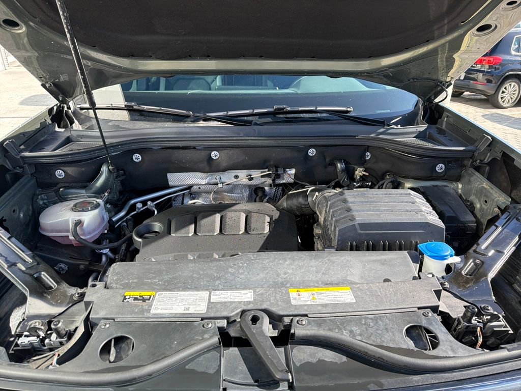 Certified 2024 Volkswagen Atlas Peak Edition SE image 24