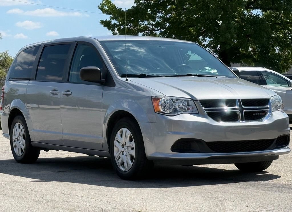 Used 2018 Dodge Grand Caravan SE w/ UConnect Hands-Free Group FWD image 7