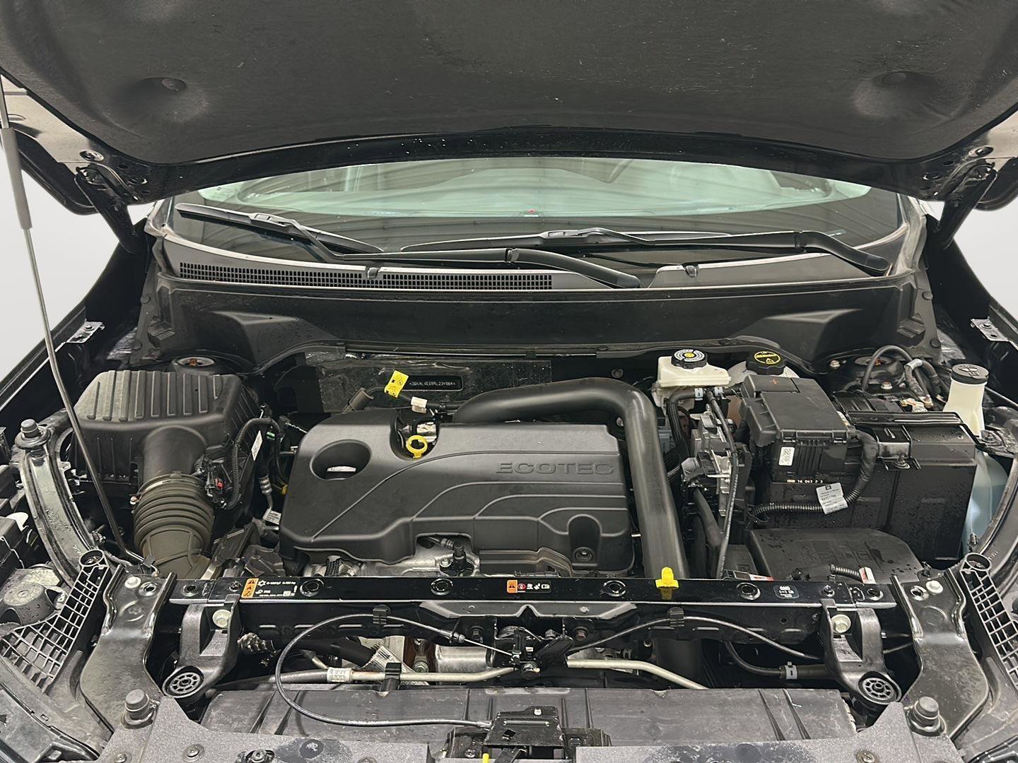 Used 2024 GMC Terrain SLT image 27