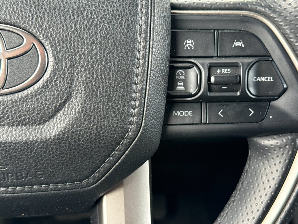 Used 2025 Toyota 4Runner SR5 AWD/4WD image 24
