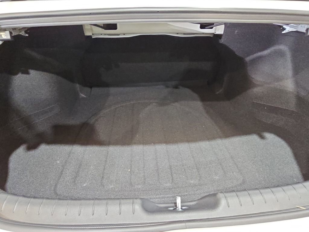 New 2025 Hyundai Elantra Sport image 12