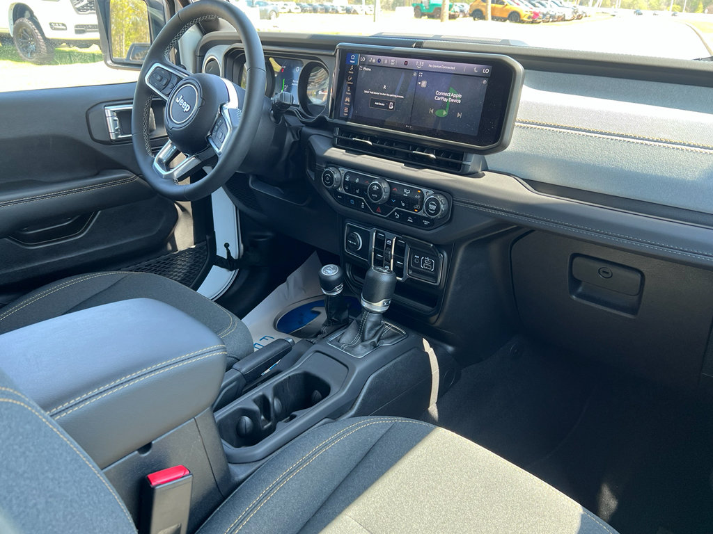 Used 2025 Jeep Wrangler Sahara w/ Safety Group image 14