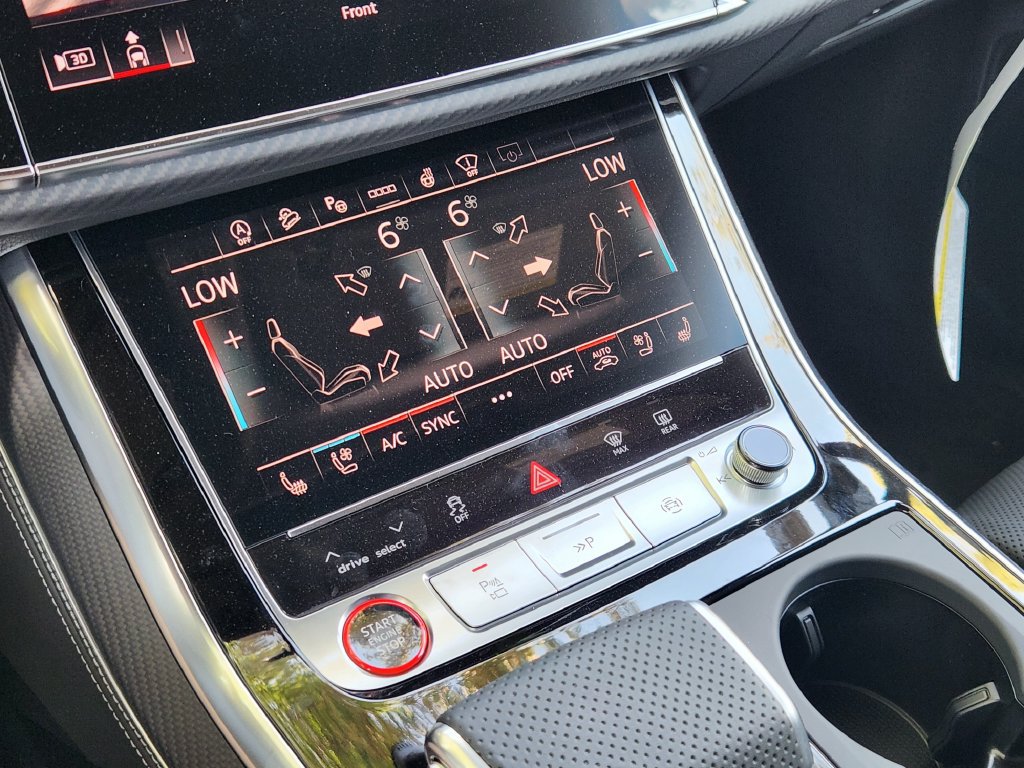 New 2026 Audi SQ7 Prestige AWD/4WD image 21