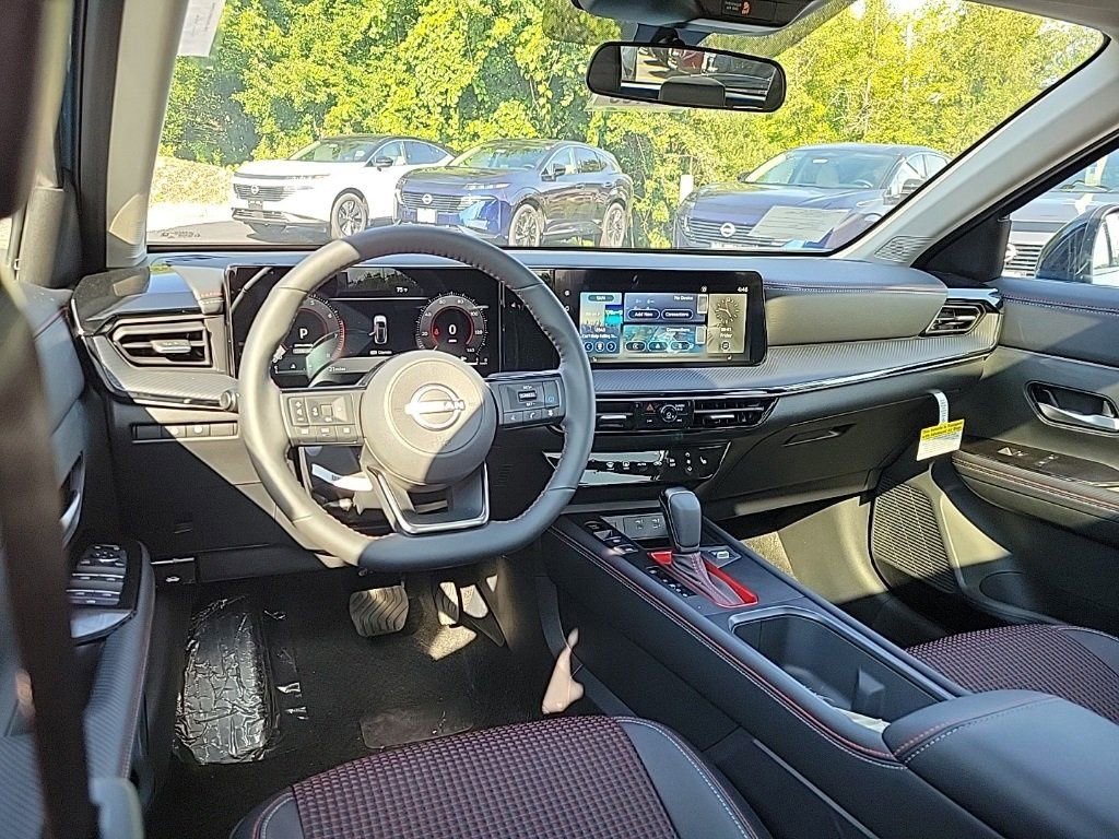 Used 2025 Nissan Kicks SR w/ SR Premium Package image 11