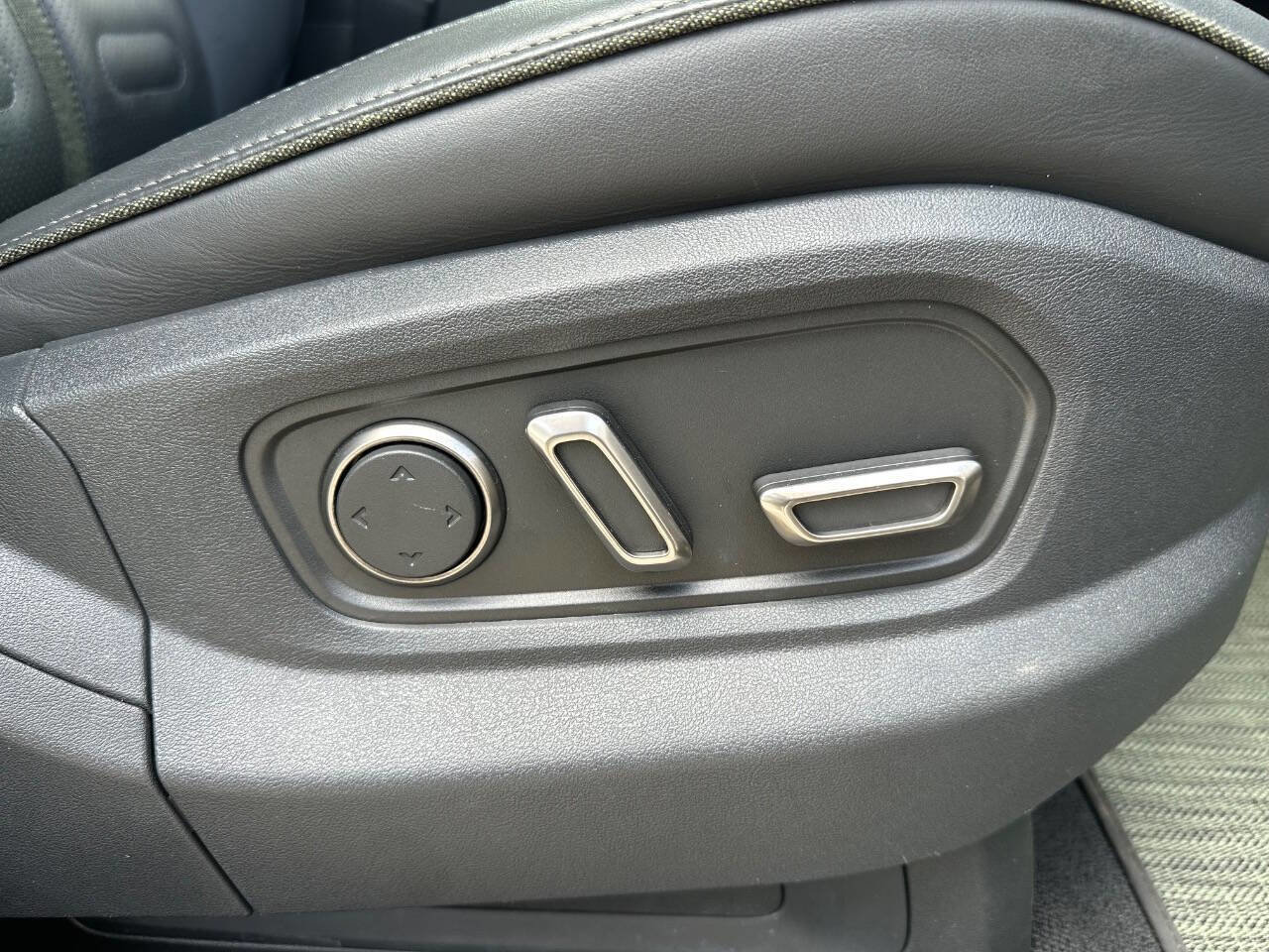 Used 2023 Rivian R1S Adventure image 26