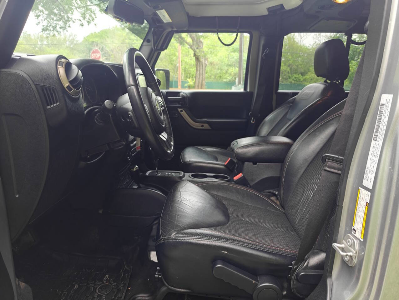 Used 2016 Jeep Wrangler Unlimited Sahara AWD/4WD image 11