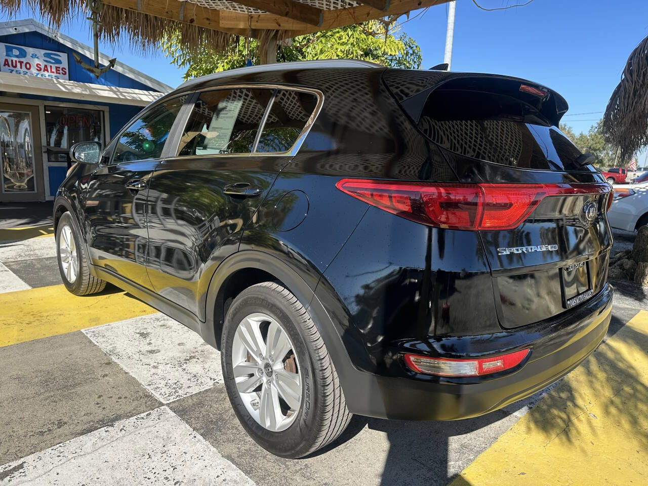 Used 2018 Kia Sportage LX w/ LX Popular Package image 8