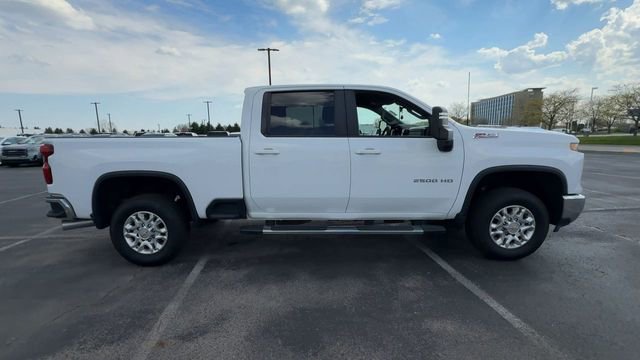 Used 2024 Chevrolet Silverado 2500 LT AWD/4WD image 9