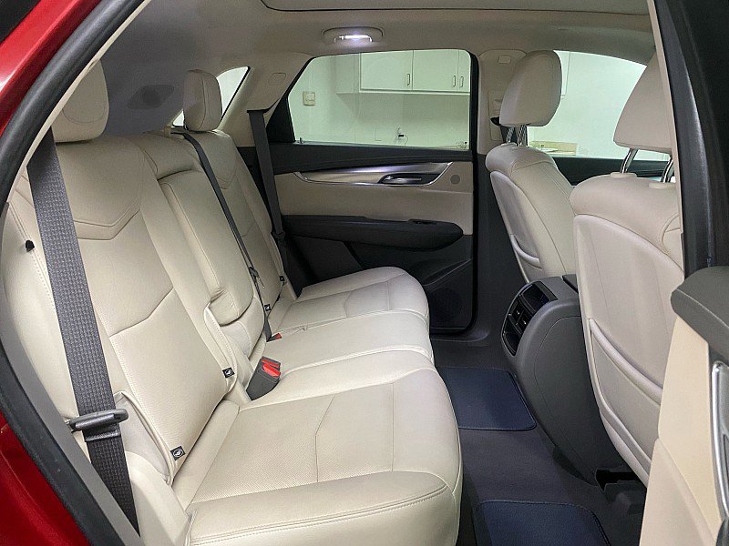 Used 2019 Cadillac XT5 Luxury w/ LPO, Radiant Package image 13