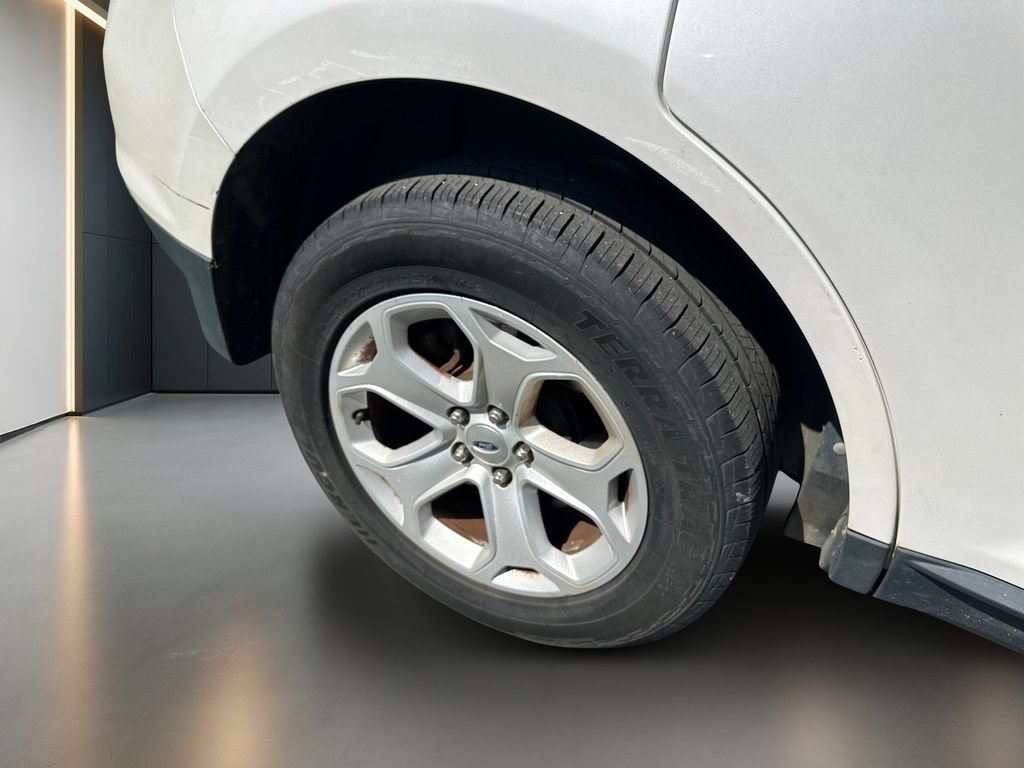 Used 2013 Ford Edge SEL FWD image 12