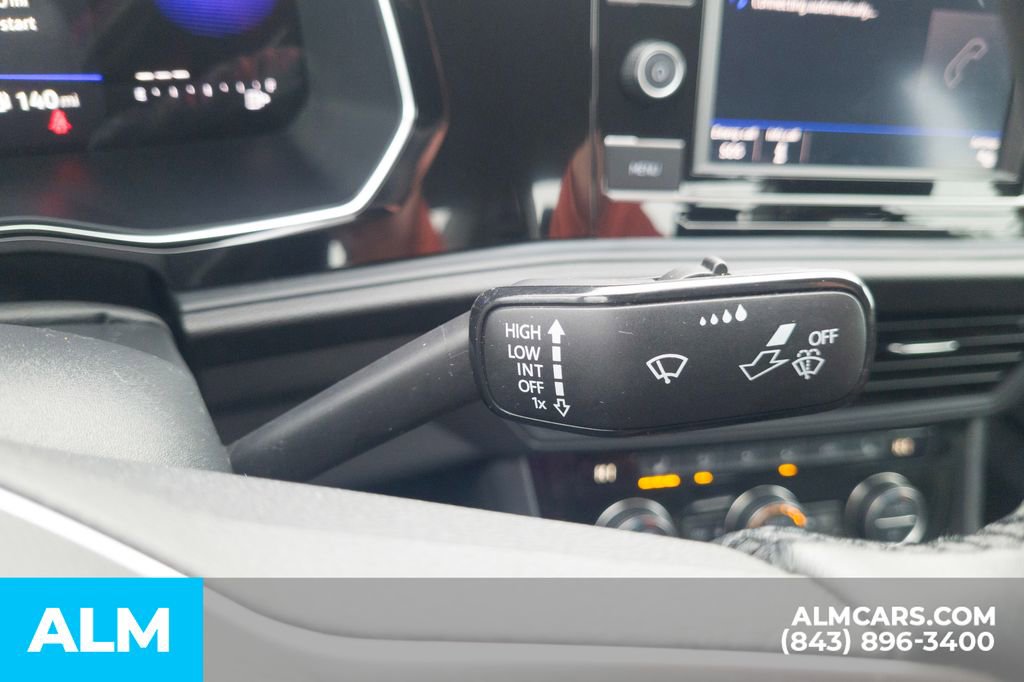 Used 2024 Volkswagen Jetta SE image 30