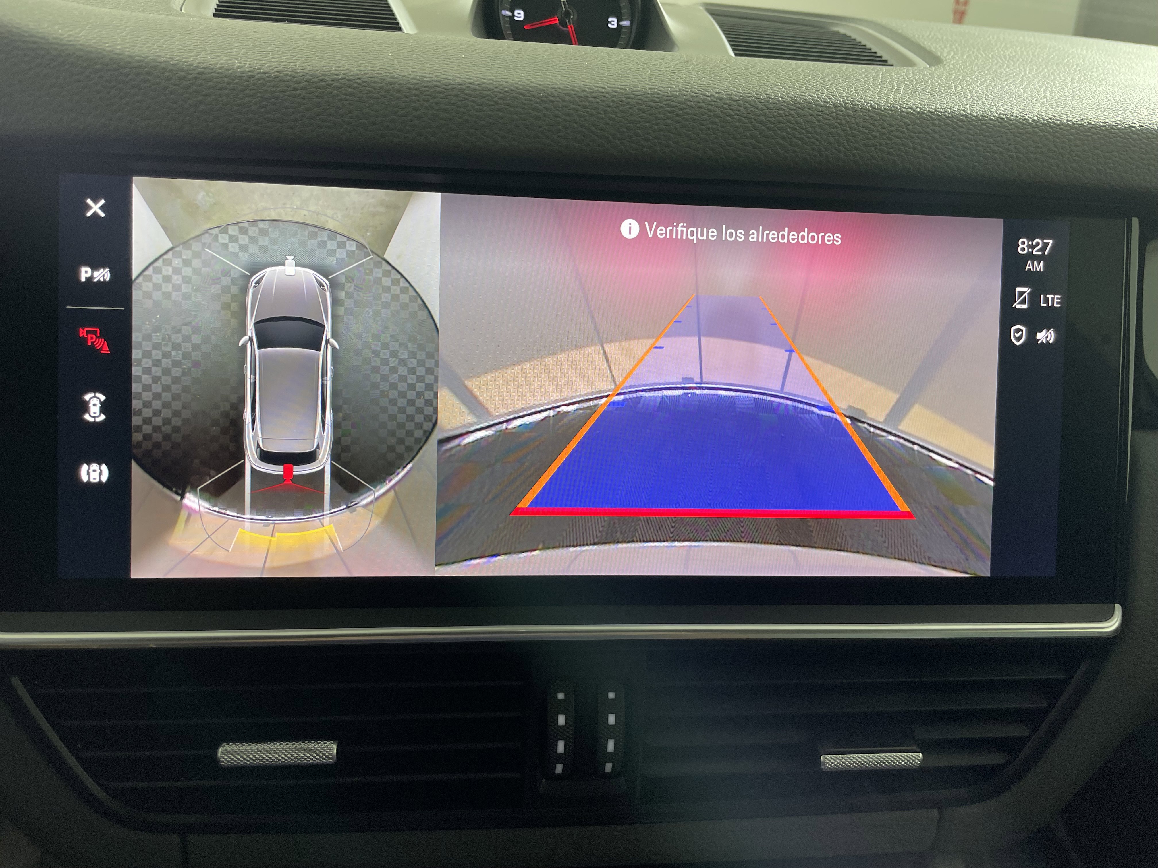 Certified 2023 Porsche Cayenne Platinum Edition image 24