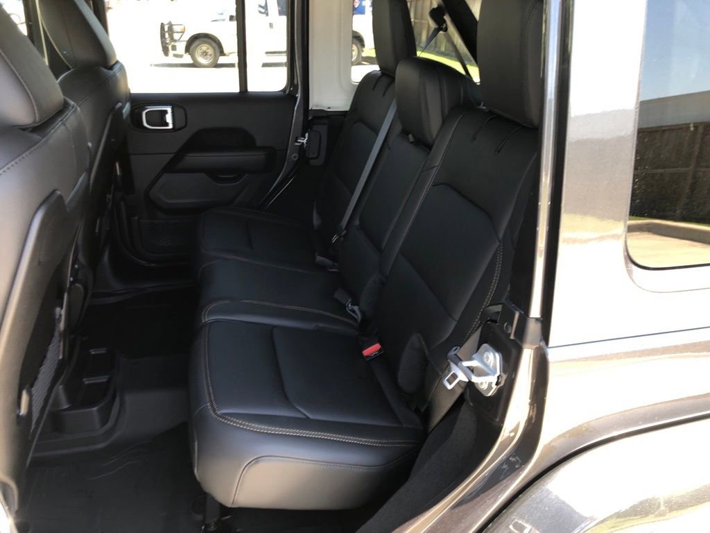 New 2025 Jeep Wrangler Sahara w/ Safety Group image 33