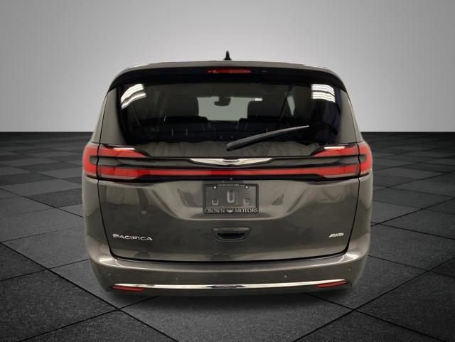 Used 2023 Chrysler Pacifica Touring-L AWD/4WD image 5