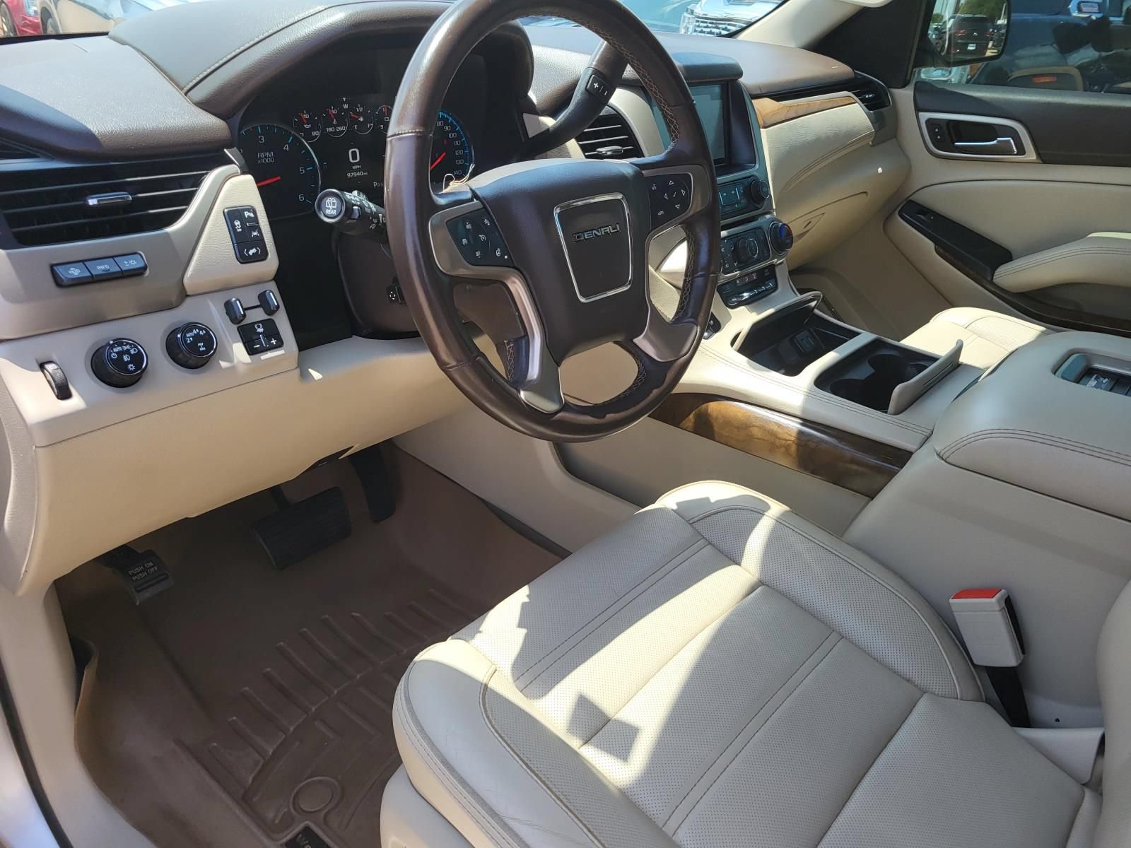 Used 2019 GMC Yukon XL Denali w/ Open Road Package AWD/4WD image 22