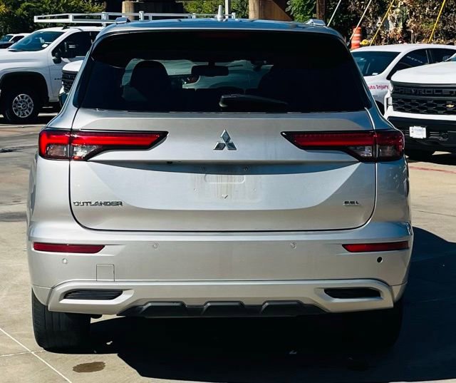 Used 2024 Mitsubishi Outlander SEL image 3