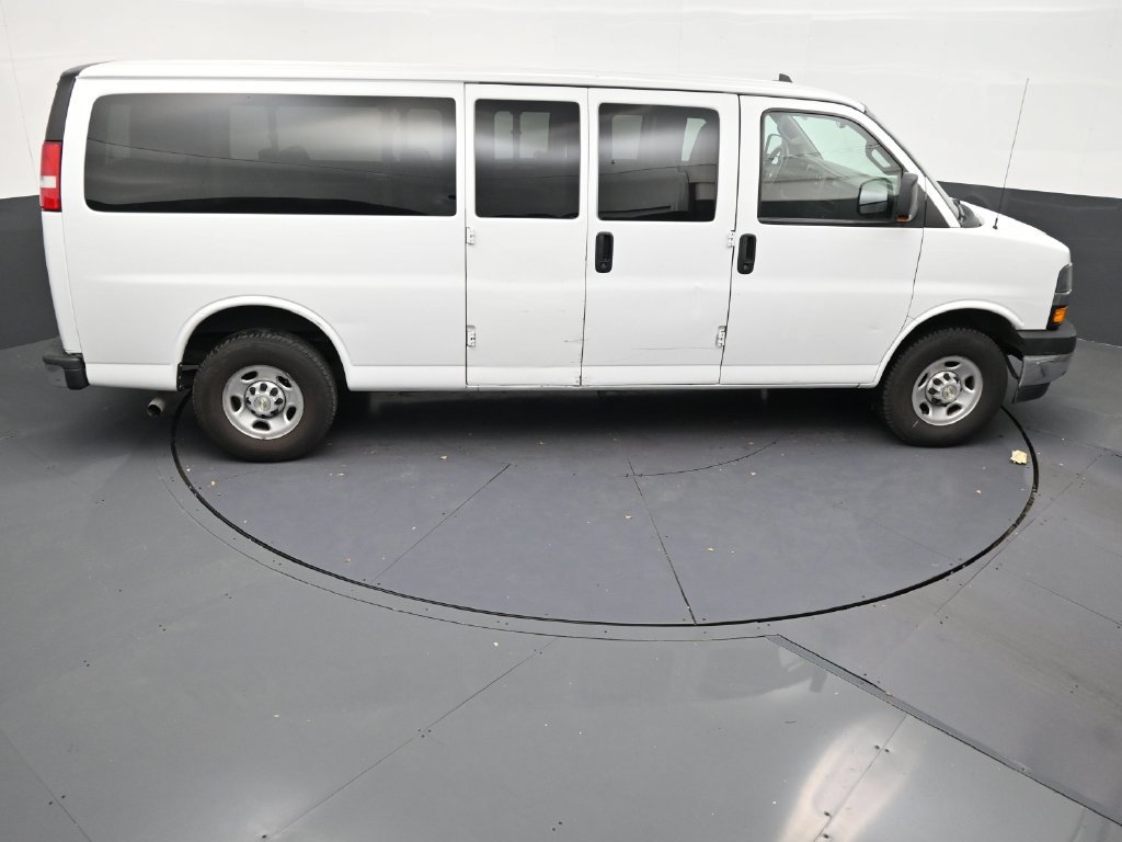 Used 2022 Chevrolet Express 3500 LS w/ Chrome Appearance Package RWD image 15