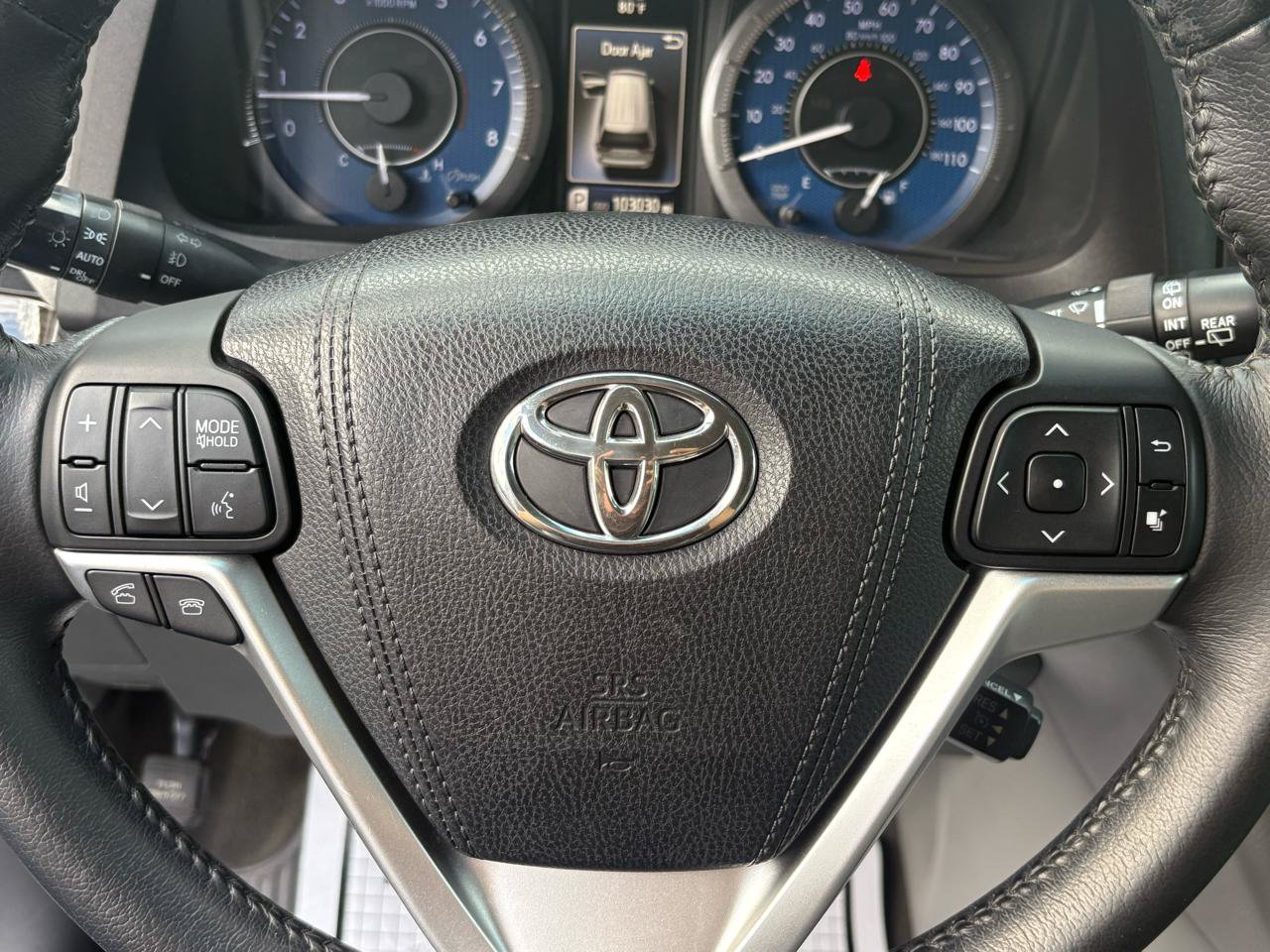 Used 2015 Toyota Sienna XLE w/ XLE Navigation Package FWD image 19