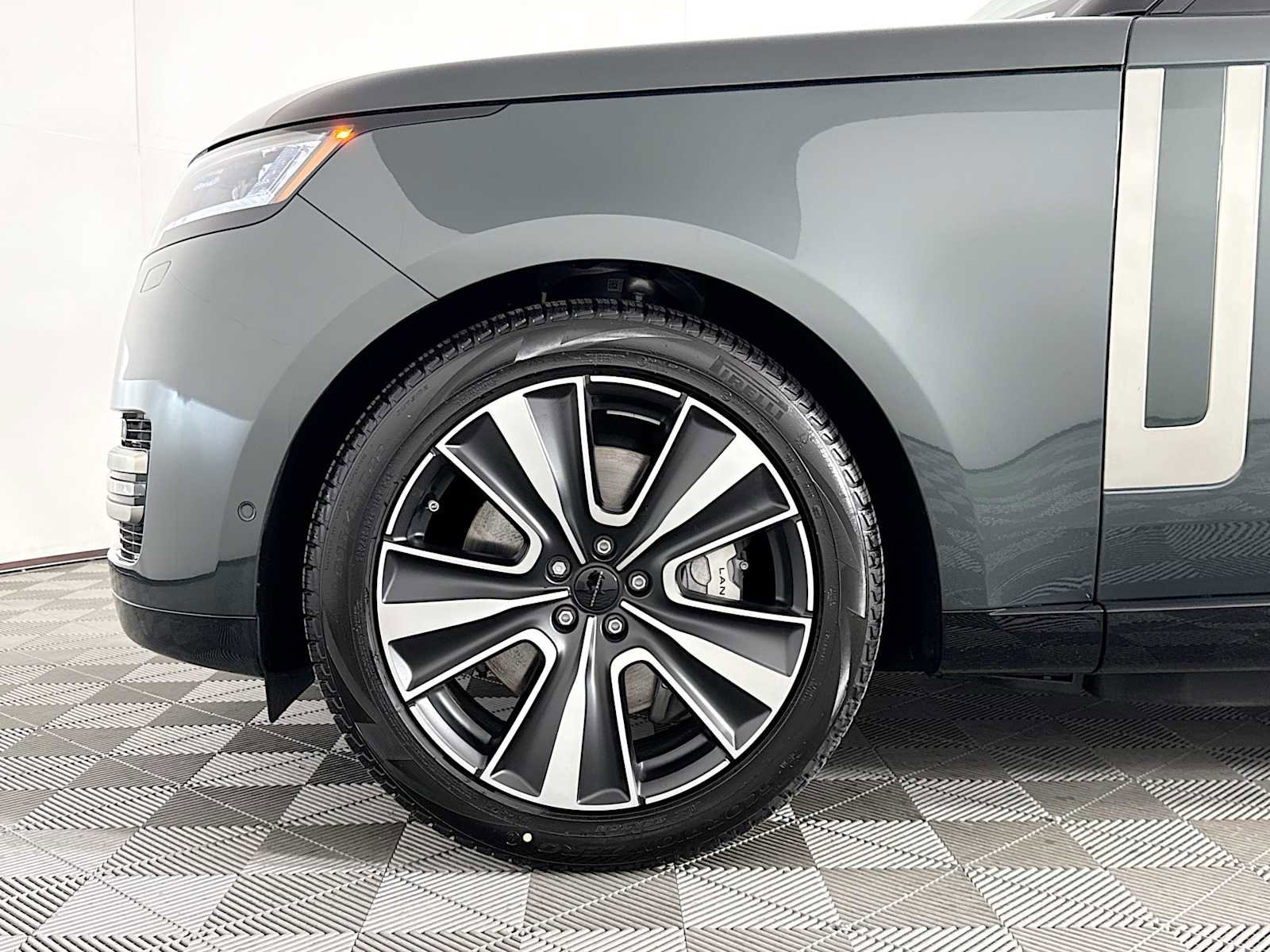 New 2026 Land Rover Range Rover SE image 31
