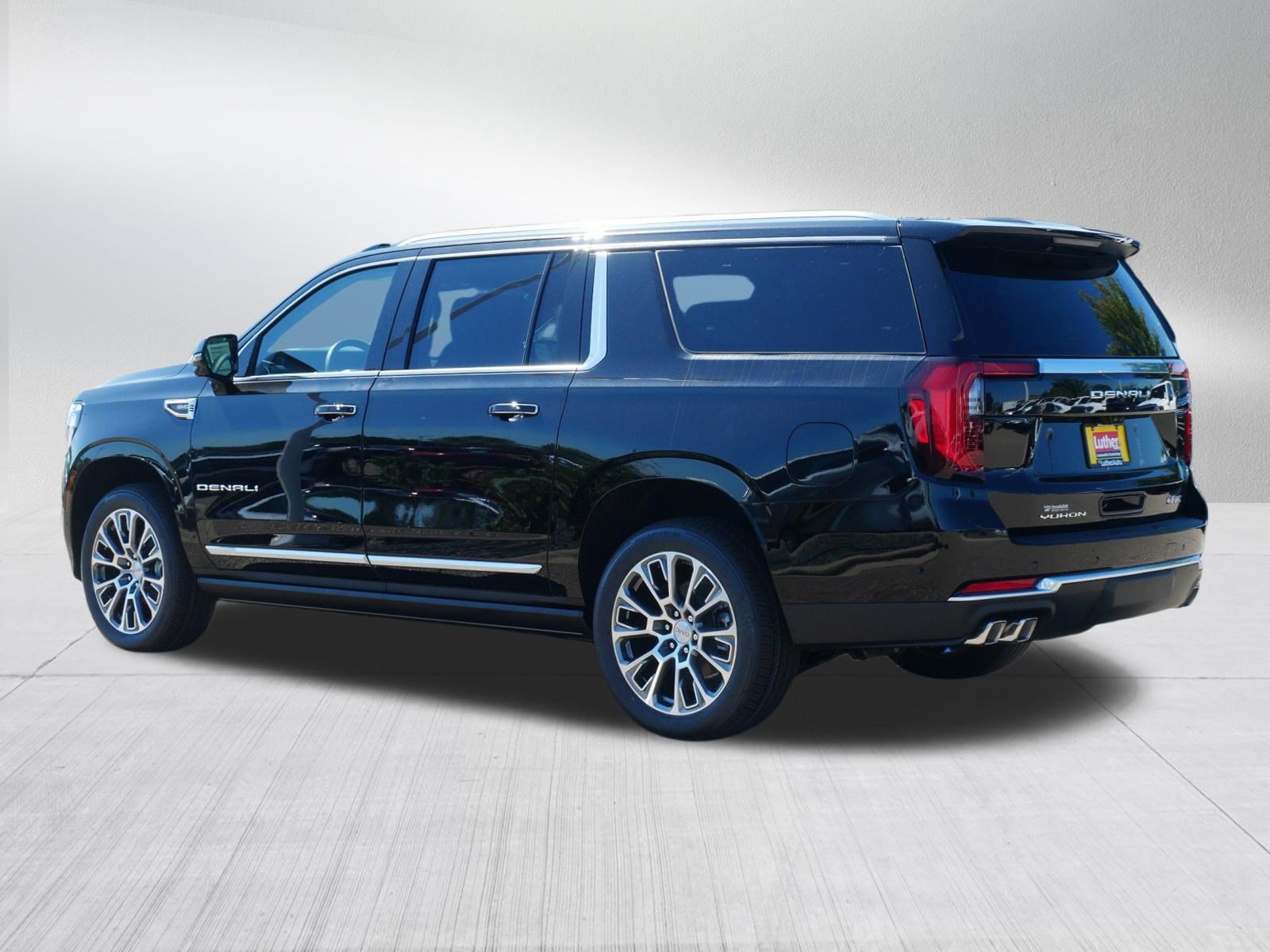 New 2026 GMC Yukon XL Denali w/ Denali Reserve Package AWD/4WD image 2
