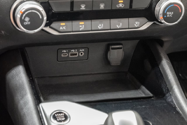 Used 2024 Nissan Altima 2.5 SV FWD image 19