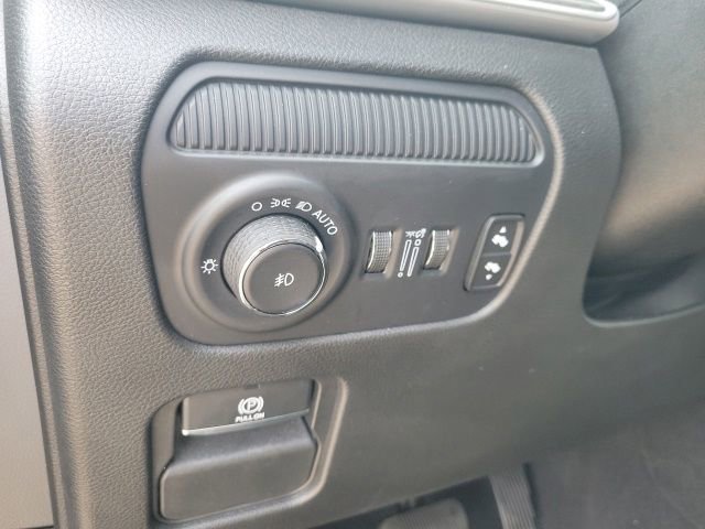 Used 2024 Jeep Wagoneer L Series II w/ Flexible Seating Group AWD/4WD image 6