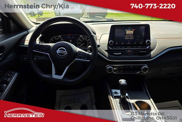 Used 2022 Nissan Altima 2.5 SR w/ Midnight Edition Package AWD/4WD image 6