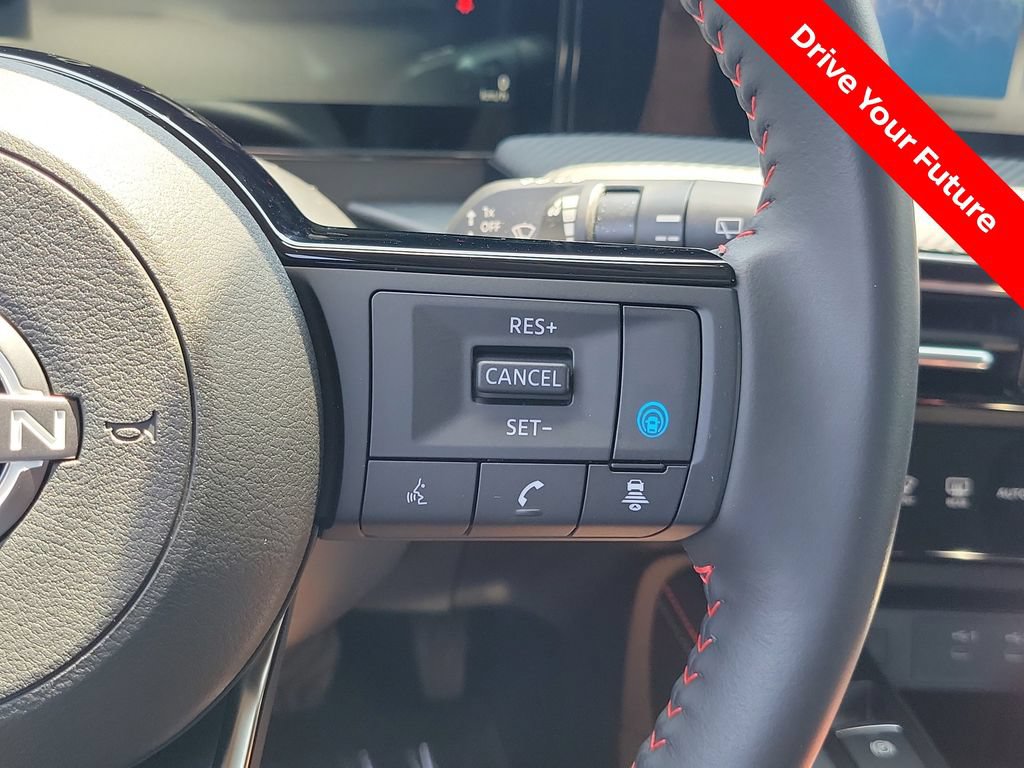 Certified 2025 Nissan Kicks SR FWD image 8