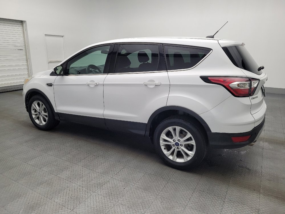 Used 2017 Ford Escape SE image 3