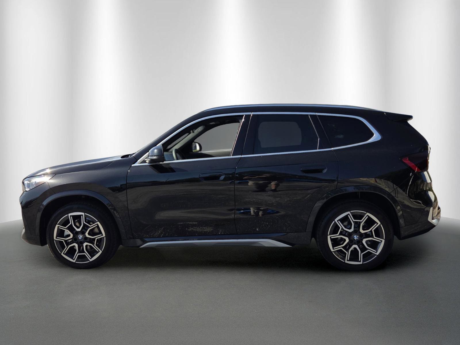 New 2026 BMW X1 xDrive28i w/ Convenience Package AWD/4WD image 4
