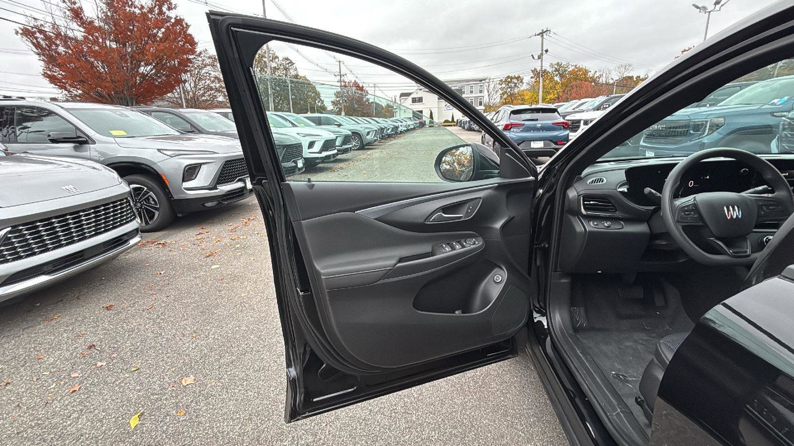 New 2025 Buick Envista Sport Touring w/ Convenience II Package FWD image 11