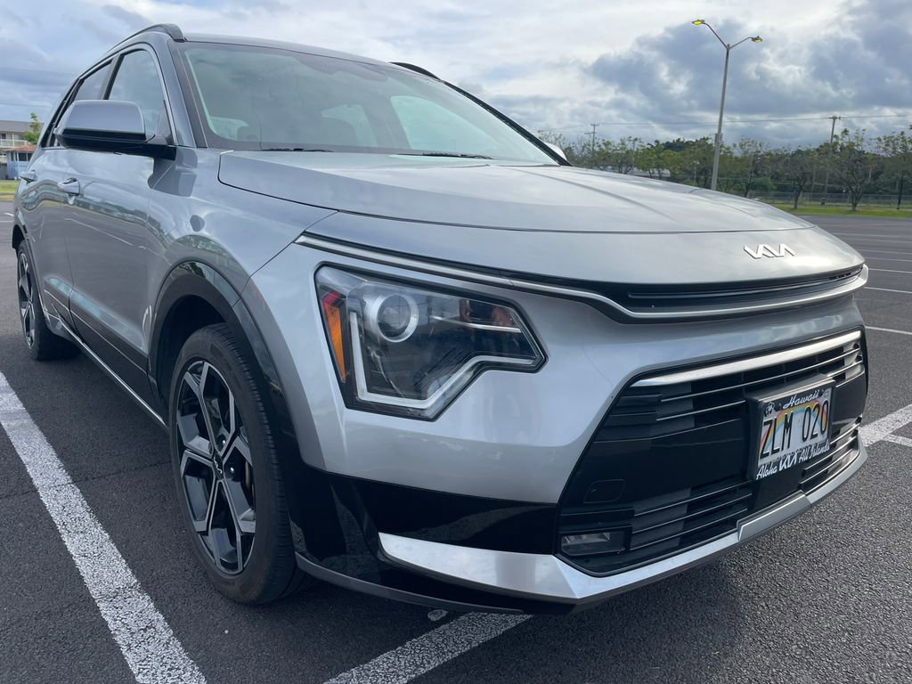 Used 2023 Kia Niro EX Touring image 3