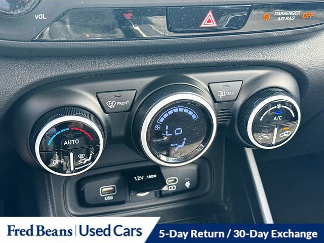 Used 2023 Hyundai Venue Limited image 18