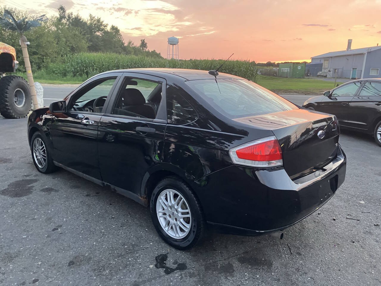 Used 2010 Ford Focus SE FWD image 9