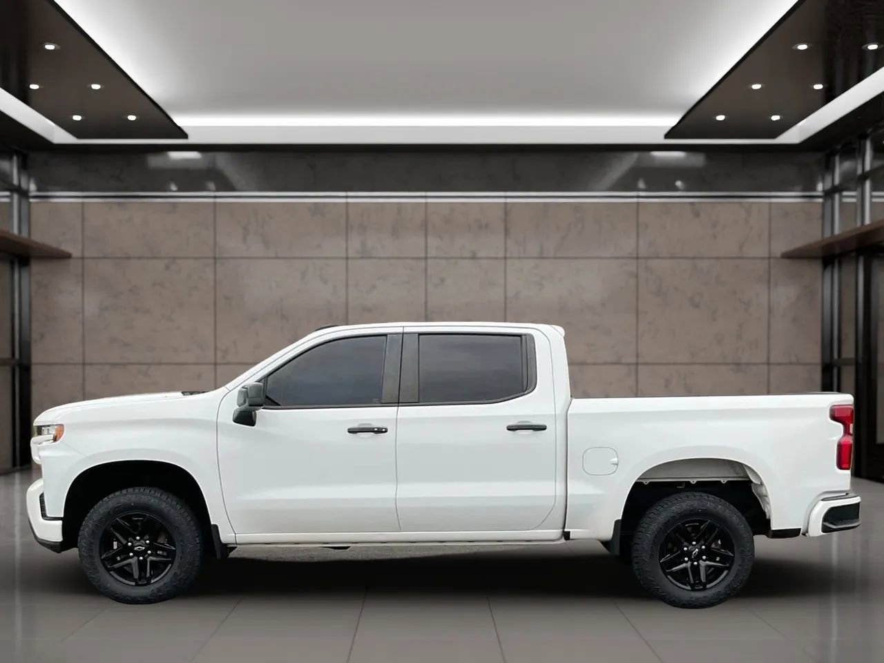 Used 2021 Chevrolet Silverado 1500 LT Trail Boss w/ Convenience Package II image 2