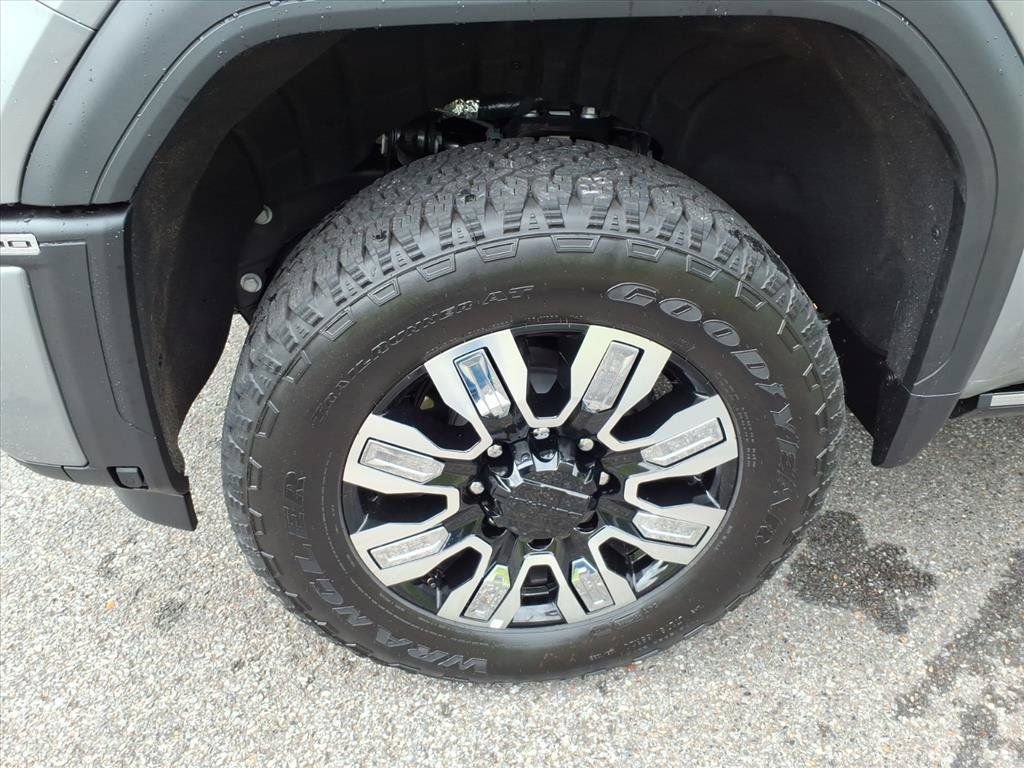 Used 2026 GMC Sierra 2500 Denali w/ Denali Reserve Package AWD/4WD image 9