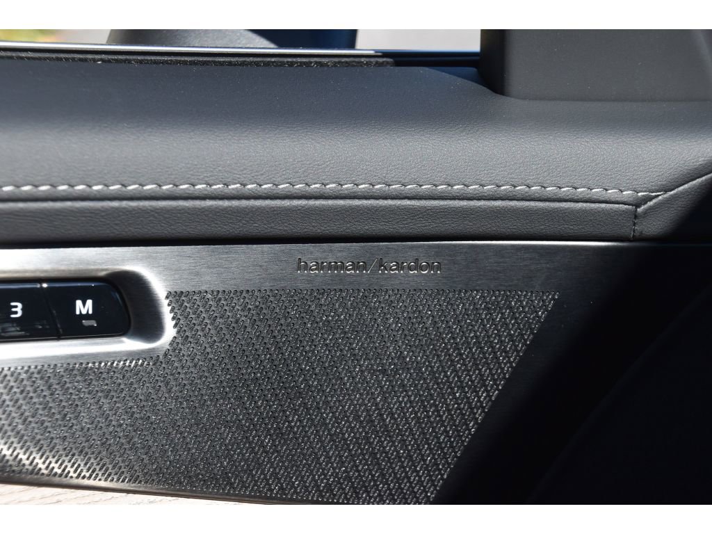 New 2026 Volvo XC90 B6 Plus w/ Protection Package Premier image 28