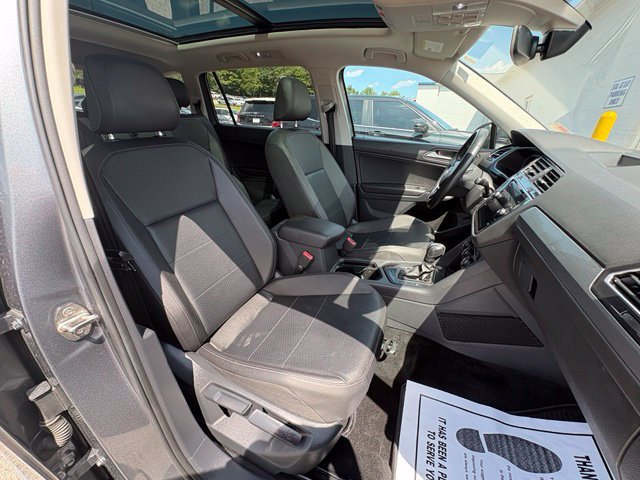 Used 2020 Volkswagen Tiguan SEL FWD image 27