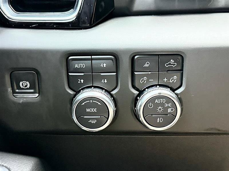 Used 2025 GMC Sierra 1500 Denali w/ Technology Package AWD/4WD image 46