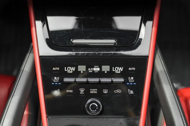 Used 2024 Porsche Cayenne AWD/4WD image 42