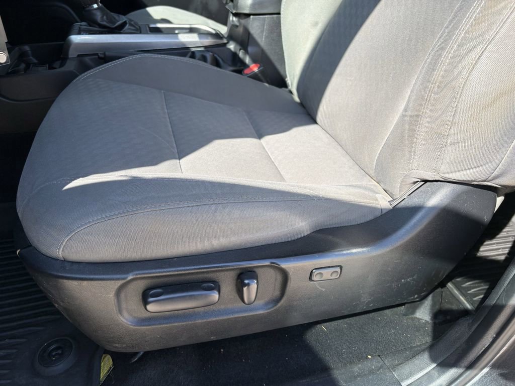 Used 2022 Toyota Tacoma SR5 w/ Technology Package image 13