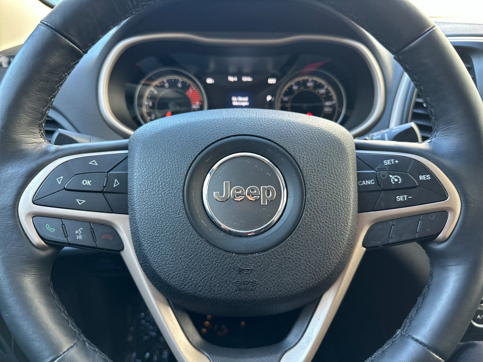 Used 2016 Jeep Cherokee Limited w/ Luxury Group image 31