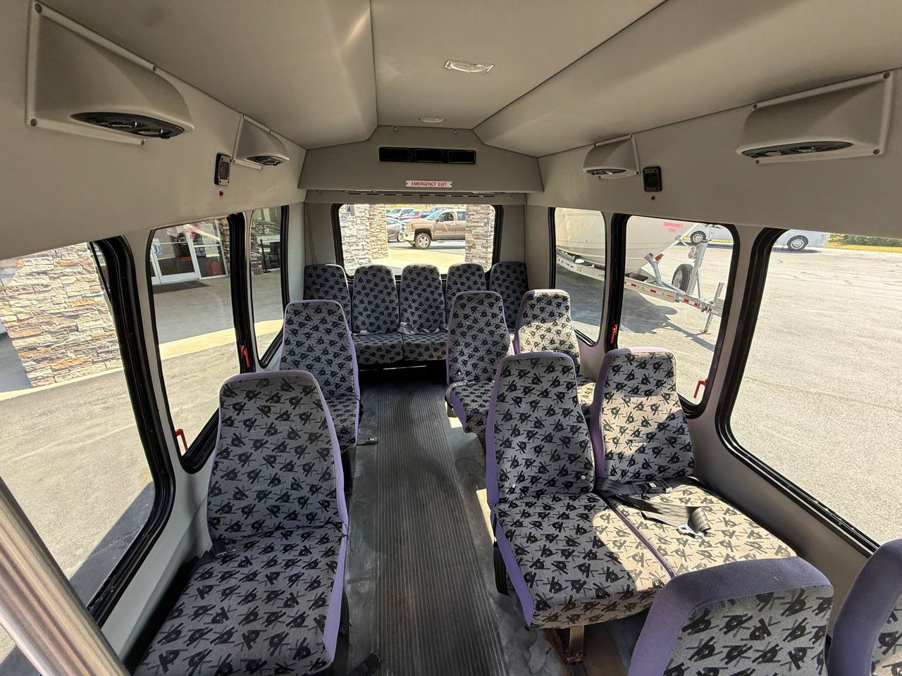 Used 2007 Ford E-350 and Econoline 350 Super Duty RWD image 9