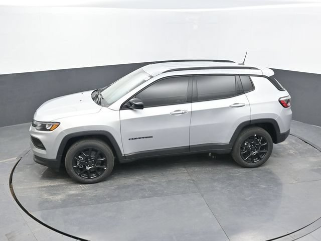 New 2025 Jeep Compass Latitude w/ Convenience Group AWD/4WD image 48