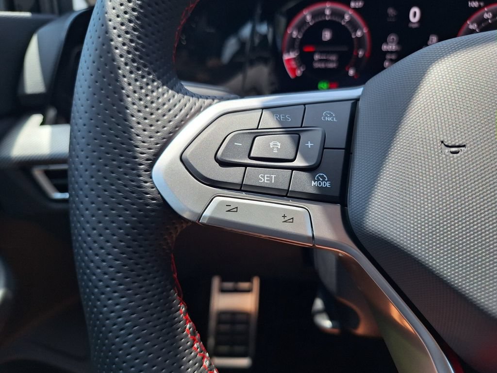 New 2026 Volkswagen GTI SE FWD image 21
