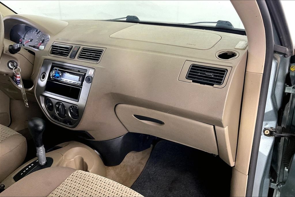 Used 2005 Ford Focus ZX4 Sedan FWD image 20